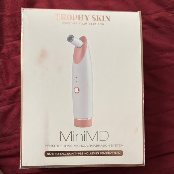 Trophy Skin MiniMD Microdermabrasion Tool - White and Pink - Picture 1 of 1